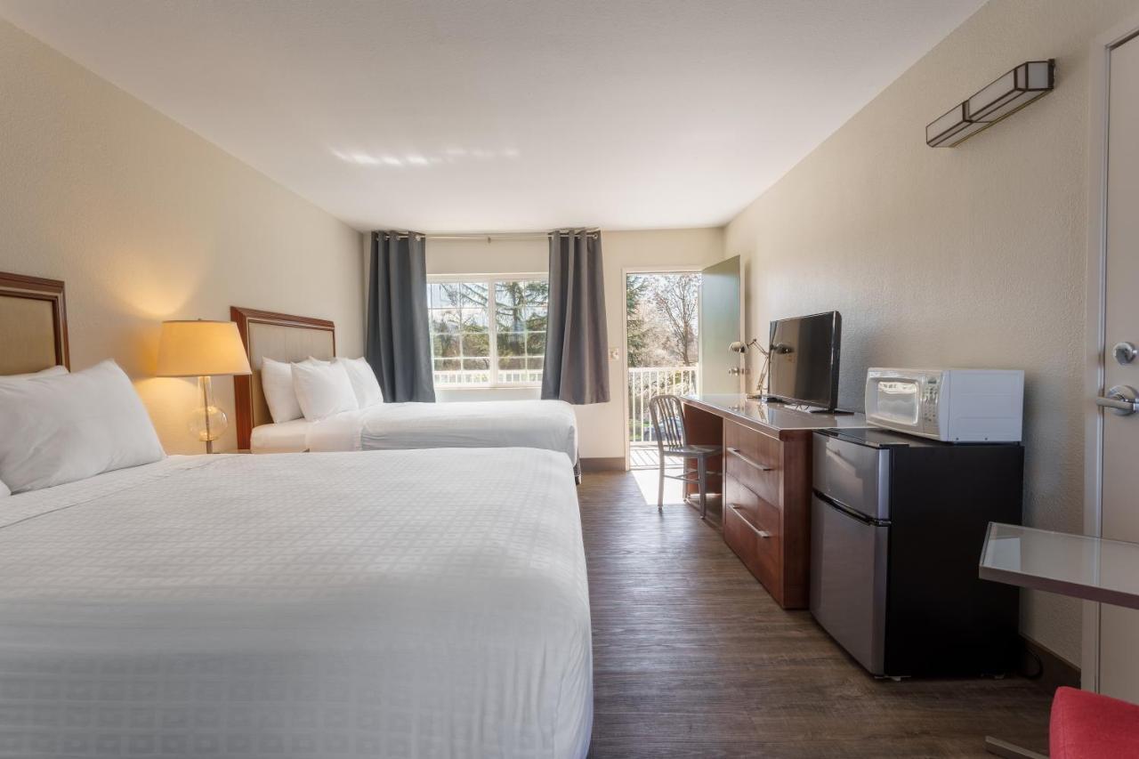 Riverfront Inn Roseburg Extérieur photo