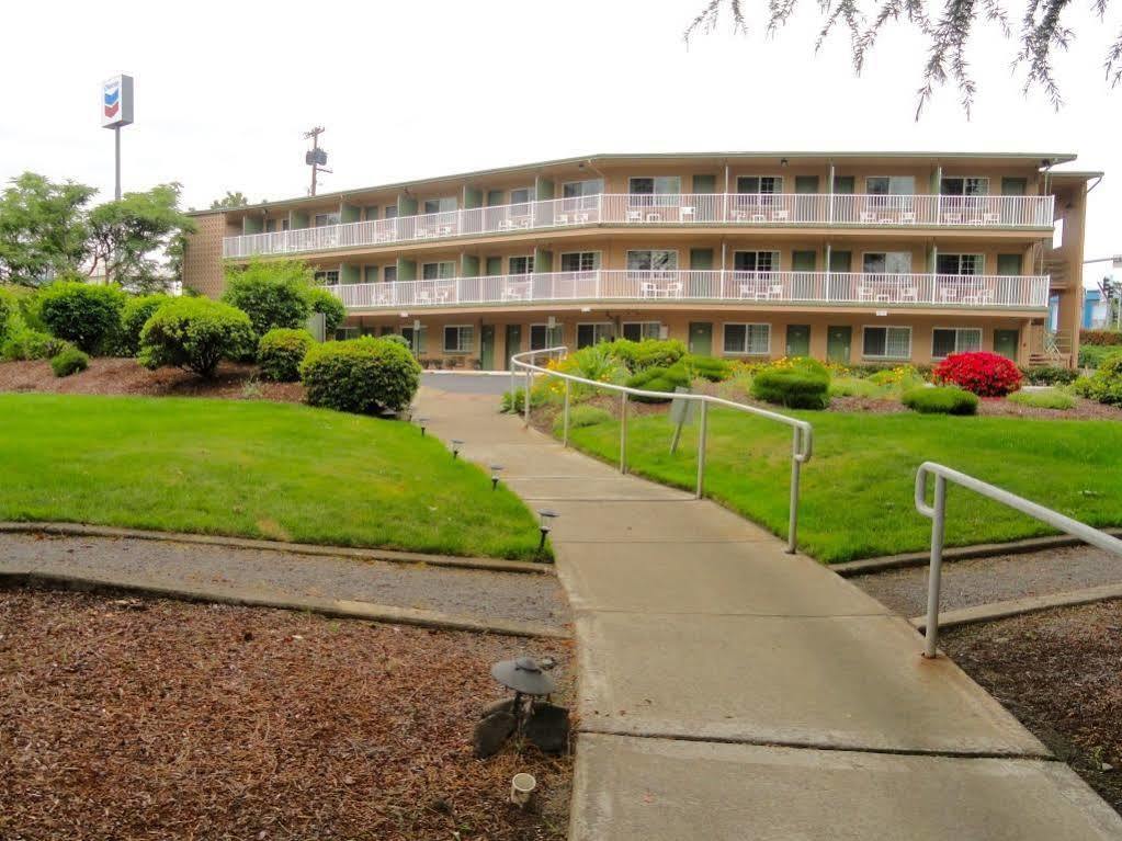 Riverfront Inn Roseburg Extérieur photo