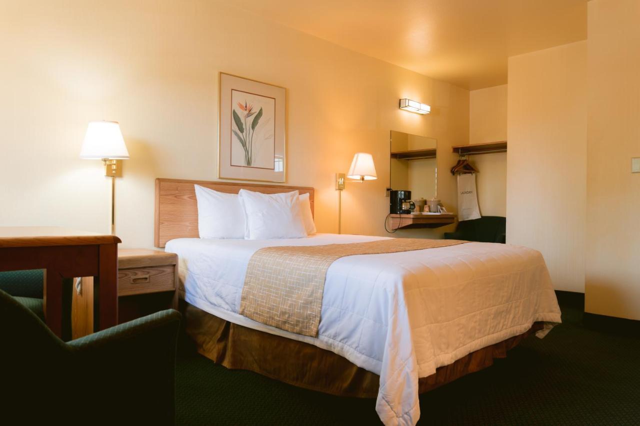 Riverfront Inn Roseburg Extérieur photo