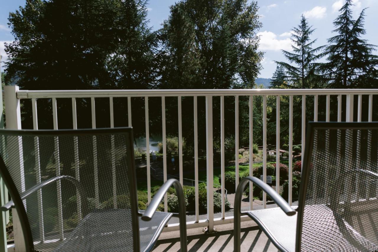 Riverfront Inn Roseburg Extérieur photo