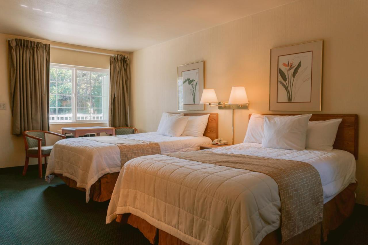 Riverfront Inn Roseburg Extérieur photo